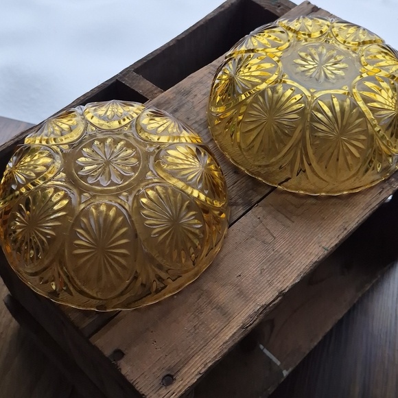 Pair of Vintage Anchor Hocking Amber Glass serving bowls - Picture 3 of 7